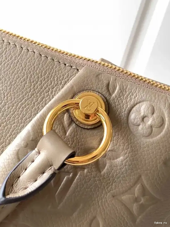 V LOUIS TOTE MM VUITTON 0425